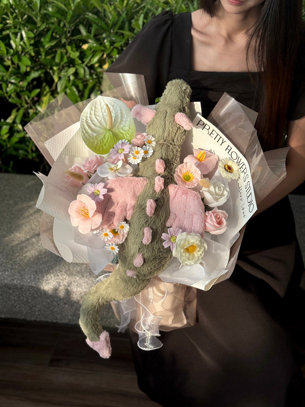 Malachy Dragon – Soap Flower Bouquet (M Size)